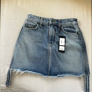 NWT: CARMAR Jean Skirt 26